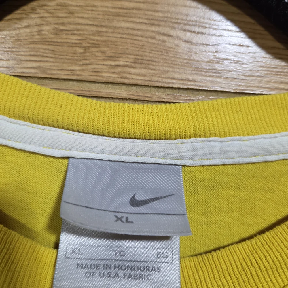 Nike Swoosh Men's XL Yellow Athletic Crewneck Tee Shirt